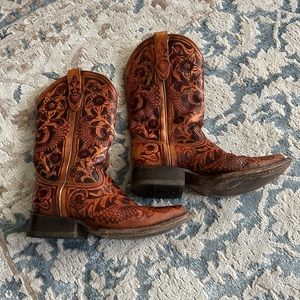 Corral Women's Cognac Heart & Wings Tooled Cowboy Boot